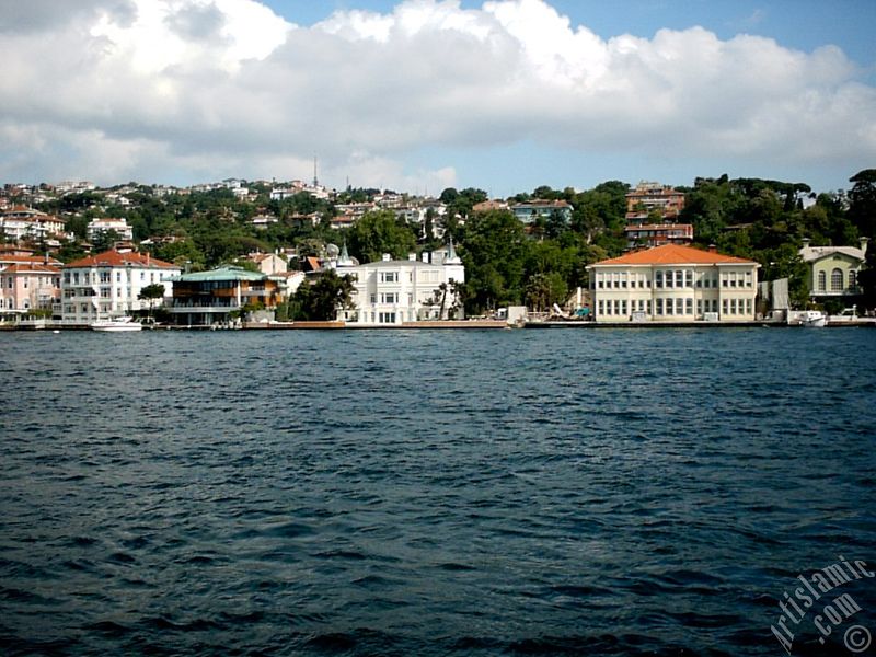 Denizden Beylerbeyi Havuzba�� Mahallesi sahiline bak��.
