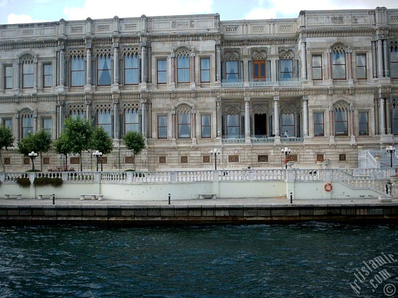 Denizden ��ra�an Saray�`na bak��.
