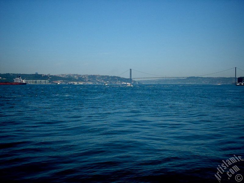 �sk�dar sahilinden �stanbul Bo�az� ve Bo�az K�pr�s�`ne bak��.
