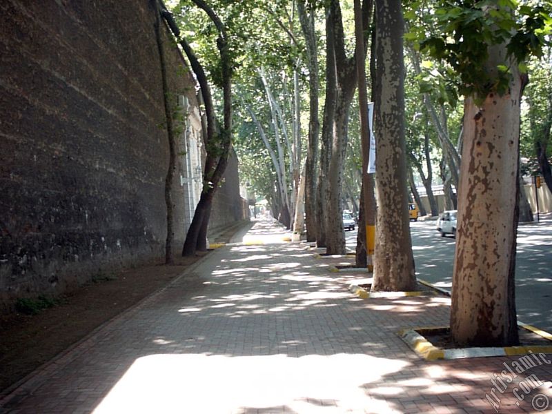 �stanbul`da Dolmabah�e-Be�ikta� yolu.
