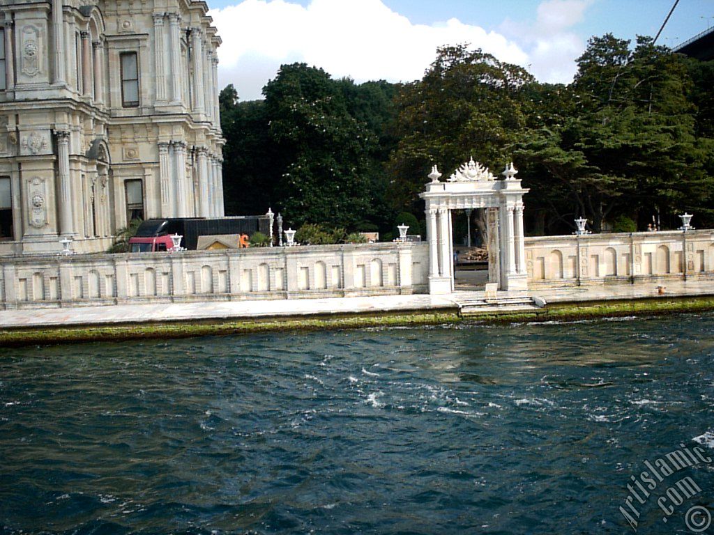 Denizden Beylerbeyi Saray�na bak��.
