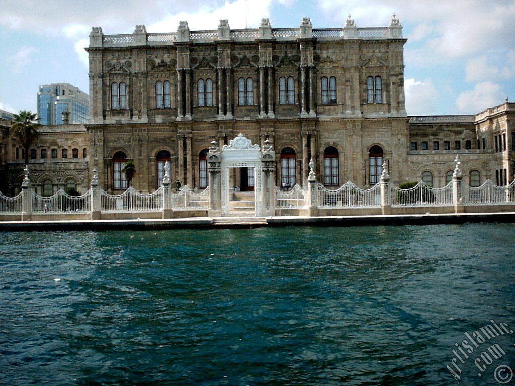 Denizden Dolmabah�e Saray�.
