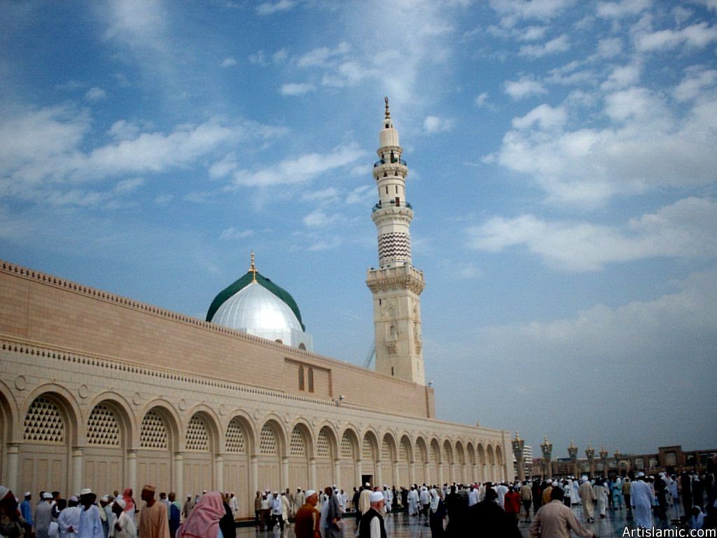 Medine`de bulunan Mescid-i Nebev�`den (Peygamber Efendimiz`in Camisi) bir g�r�nt�.
